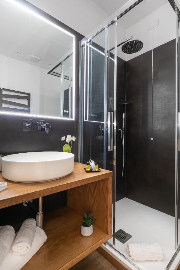 Briseide Boutique Rooms Colosseum โรม ภายนอก รูปภาพ